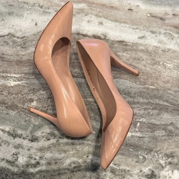 Stuart Weitzman Nude Leather Pointed-Toe Pumps - Picture 5 of 9